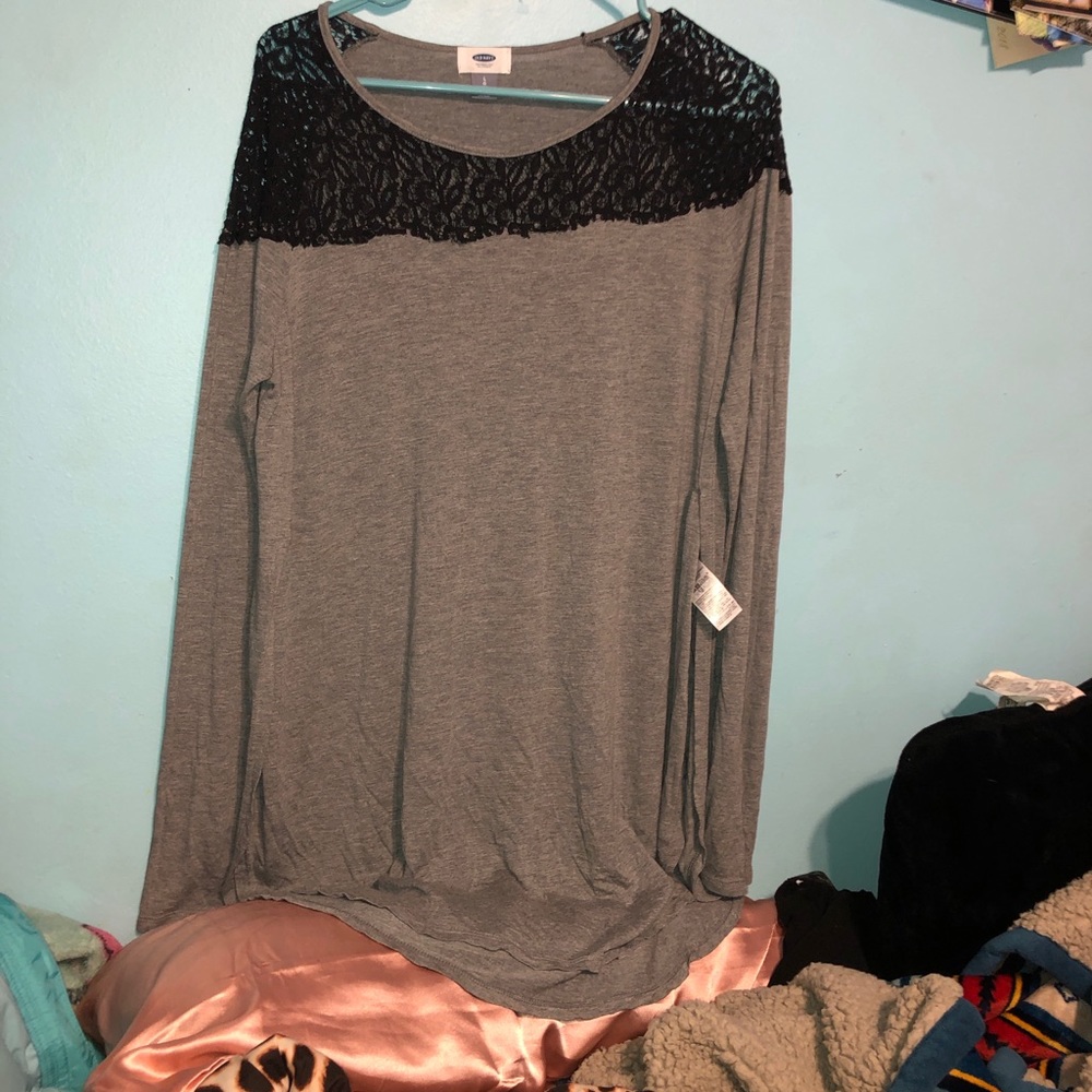 Long top with lace